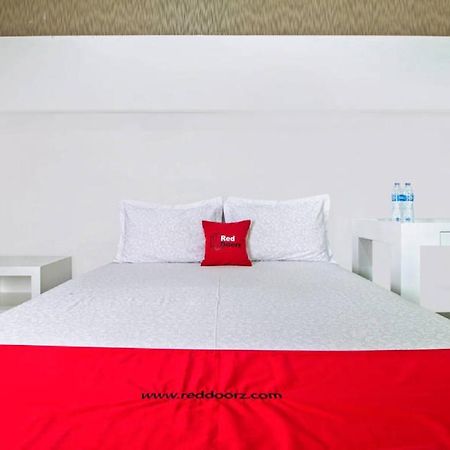 Reddoorz @ Pulomas Hotel Jakarta Kültér fotó