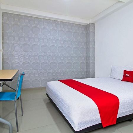 Reddoorz @ Pulomas Hotel Jakarta Kültér fotó
