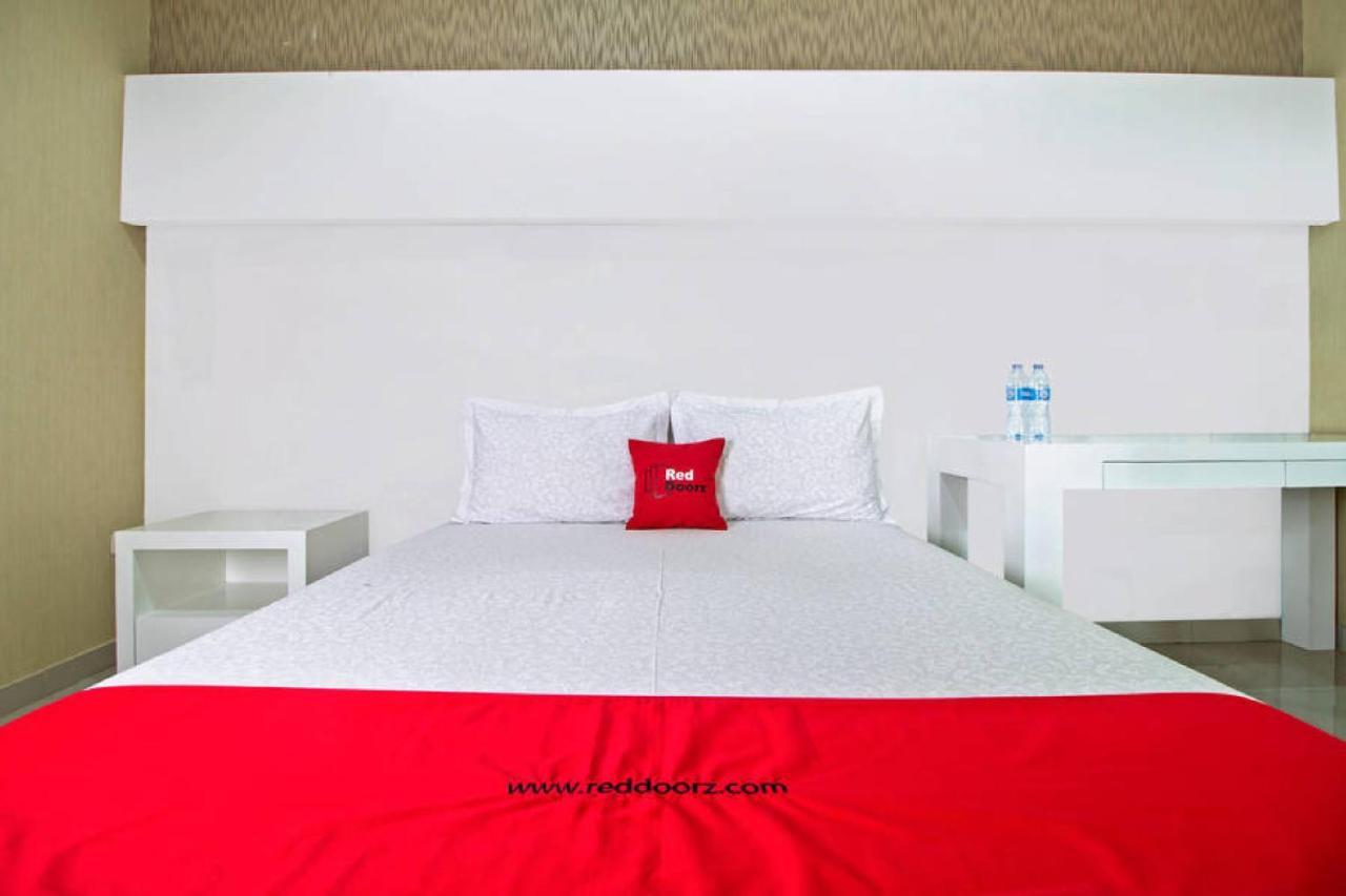 Reddoorz @ Pulomas Hotel Jakarta Kültér fotó