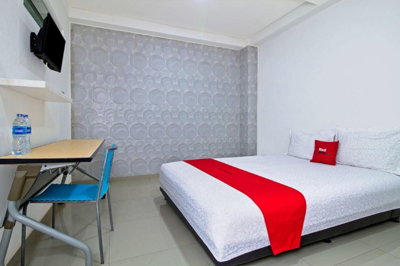 Reddoorz @ Pulomas Hotel Jakarta Kültér fotó